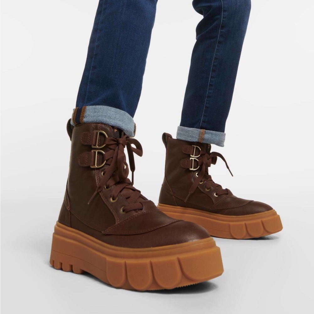Sorel Women’s Caribou X Lace Boot in Tobacco like new! - Picture 2 of 6